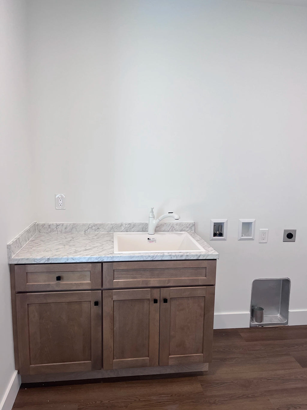 30''/36''W Vanity Sink Base Combo - Right